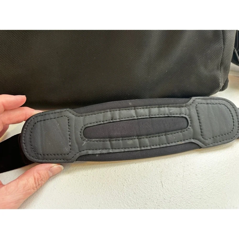 Tumi Alpha Medium laptop briefcase Bag leather details mens unisex